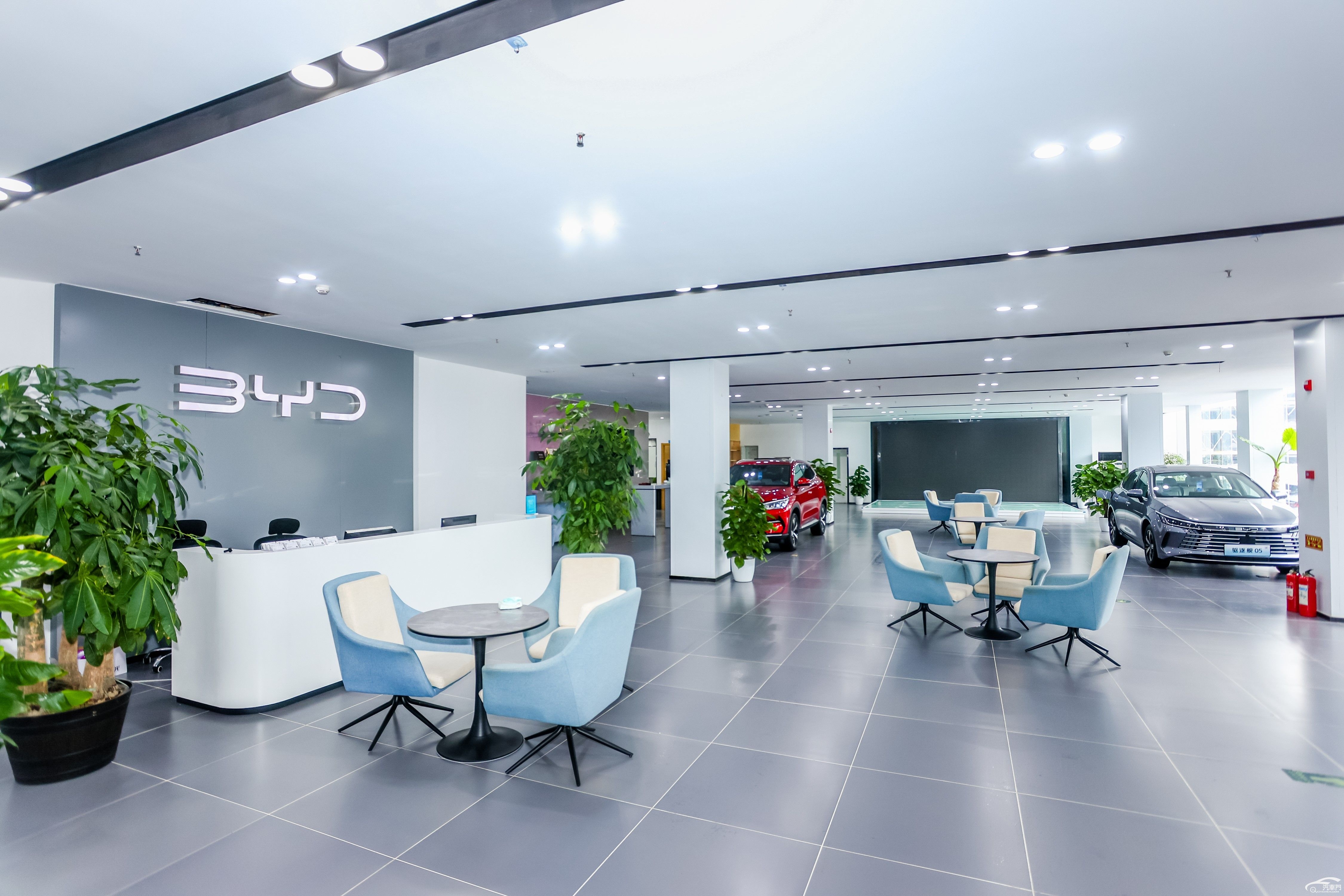 8月交付提速比亚迪4s店全新形象与销量共同蜕变