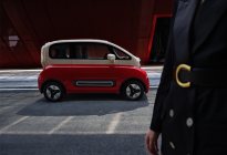 新款微型电动车推荐宝骏KiWi EV，汽车界的时尚model