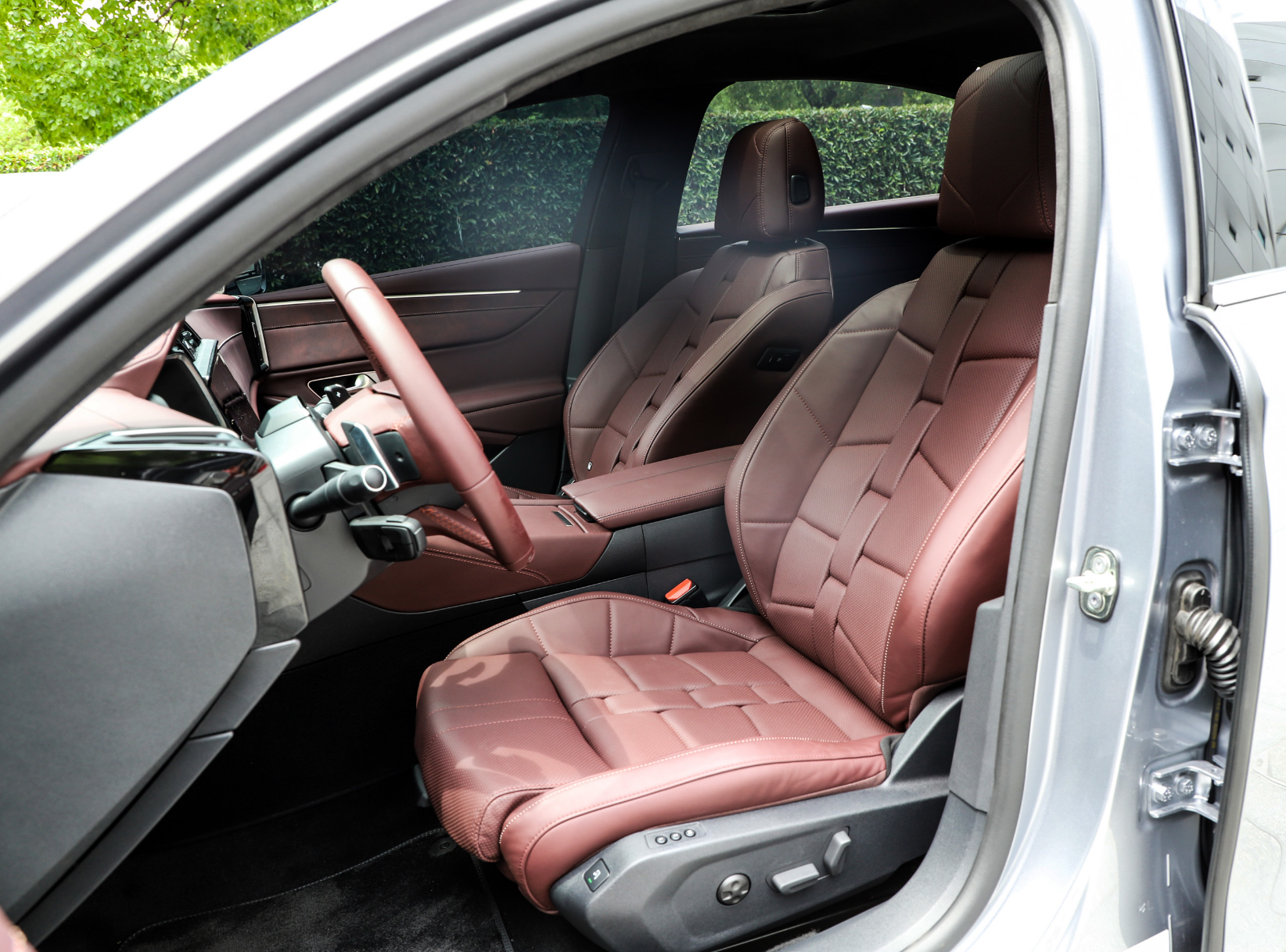 ds9拿出诚意!配小牛皮内饰,跌至20.99万起以价换量全文- 买车网