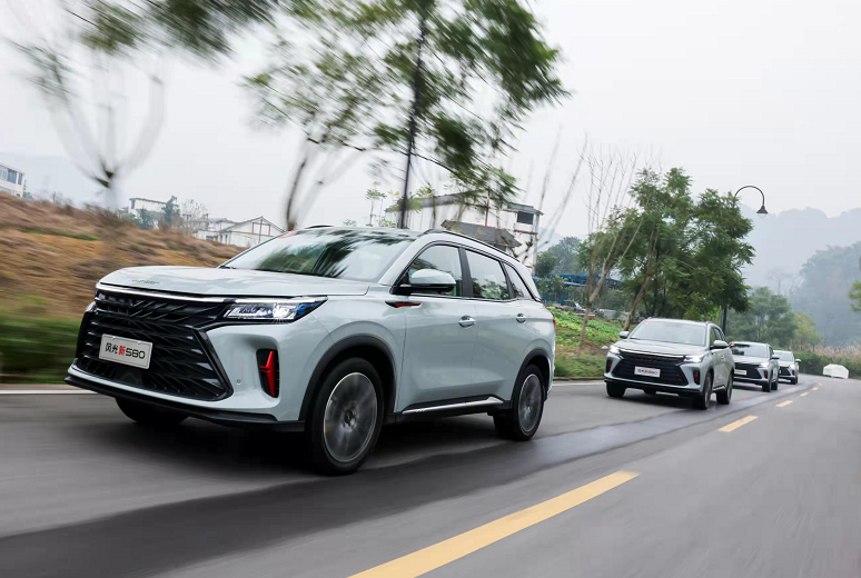 试风光新580丨最适合家用的10万元级SUV，全系6座布局