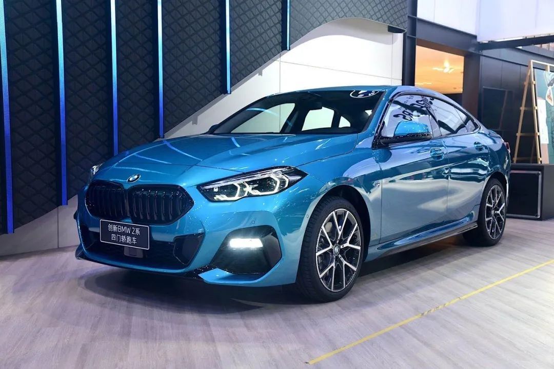 如果用两个字概括创新bmw2系四门轿跑车,那一定是"运动",它拥有比4系
