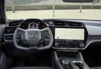 雷克萨斯纯电SUV RZ发布 缰绳方向盘 线控转向 智能四驱