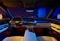 豪华电动SUV新星，凯迪拉克锐歌后驱长续版、四驱高性能版发布
