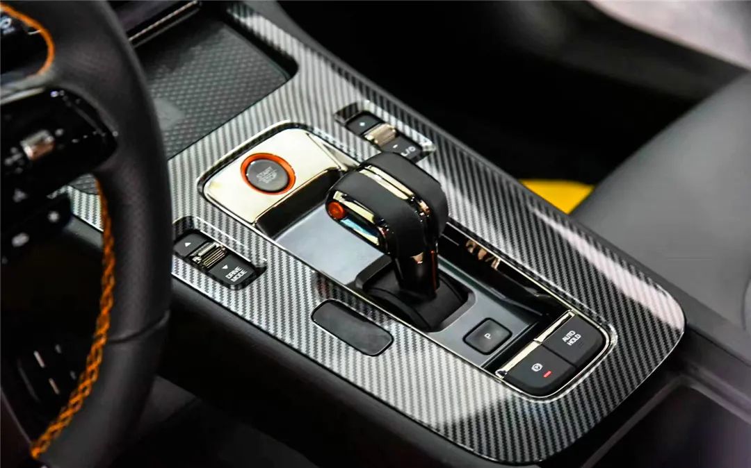 奇瑞瑞虎8 PRO，广汽传祺影豹R-style赛道版今天上市…丨车闻