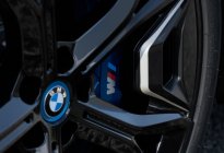 巅峰性能，BMW iX M60海外开启预售