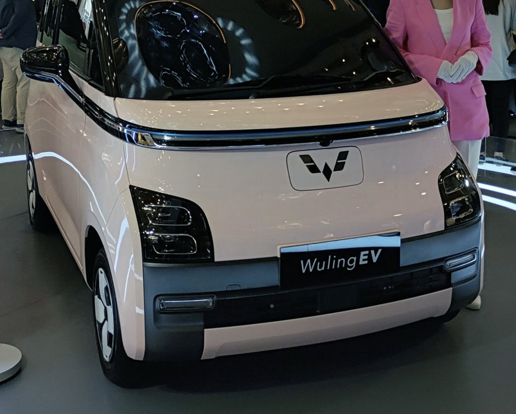 五菱air ev實車現身,比宏光mini更大,配雙聯屏- 買車網