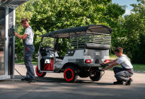 奥迪打造的“电三轮”，后置后驱、没有车门，使用回收的动力电池