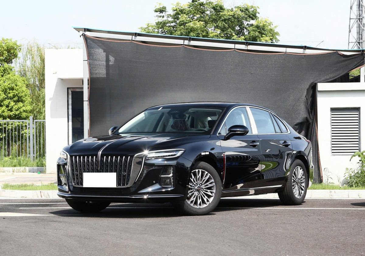 全新一代红旗h5,新车作为换代车型,相较于老款车型价格上整体有所提升