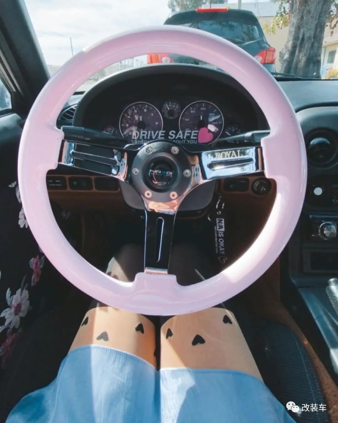 小姐姐的跳灯马自达MX-5 Miata，果然