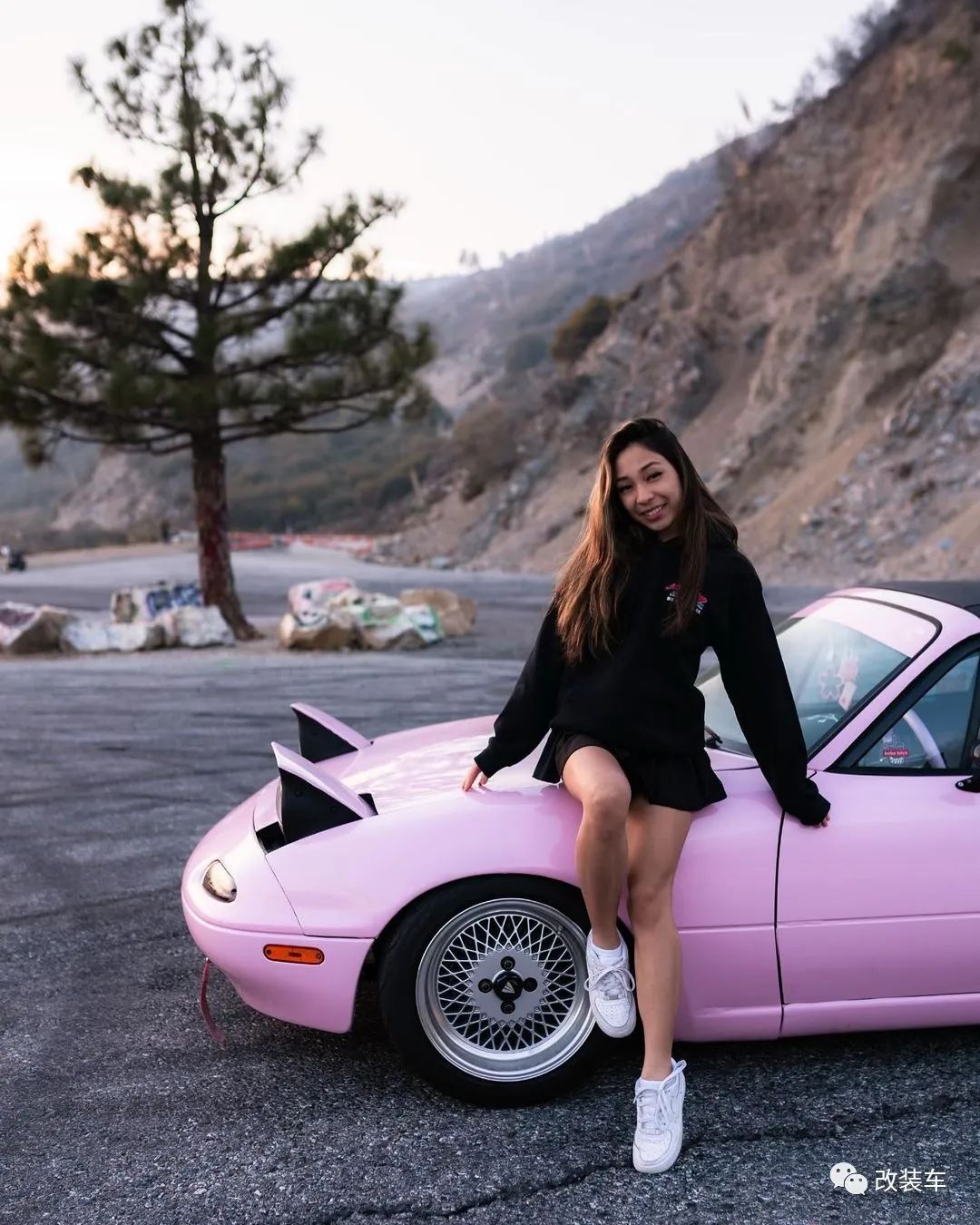 小姐姐的跳灯马自达MX-5 Miata，果然