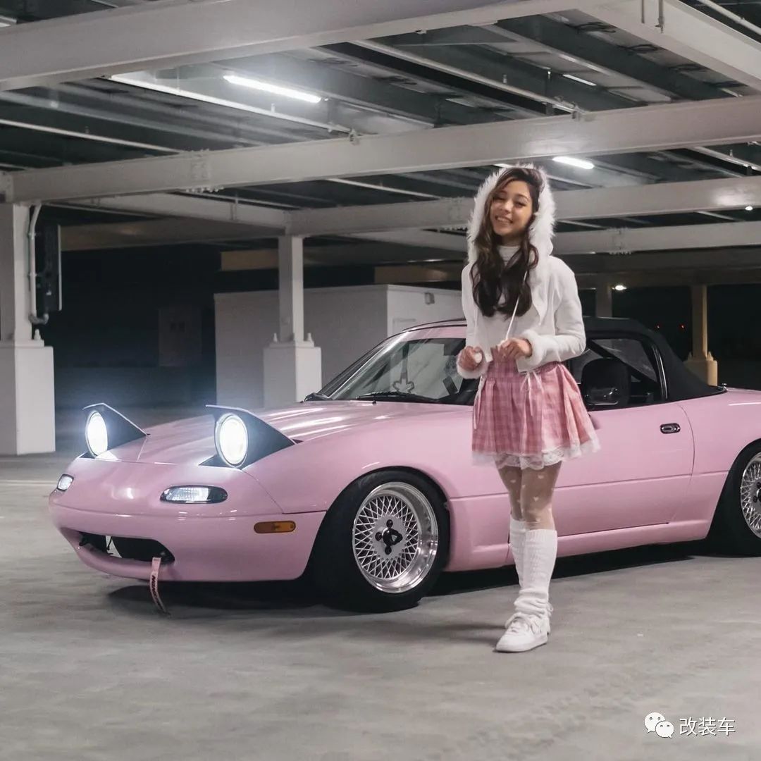 小姐姐的跳灯马自达MX-5 Miata，果然