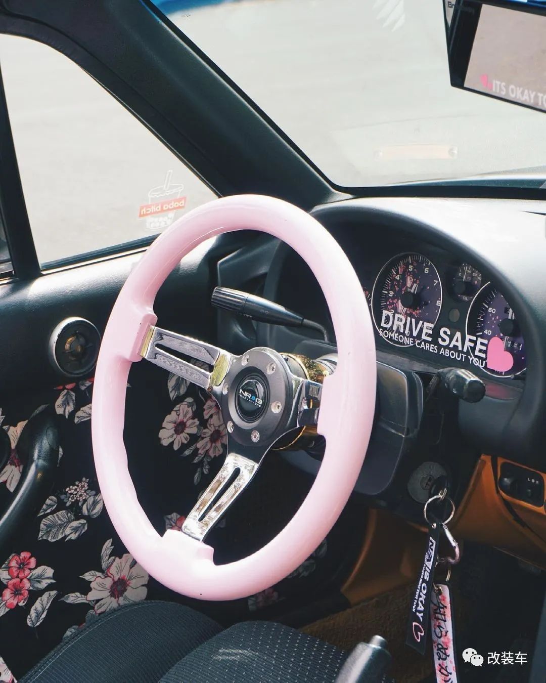 小姐姐的跳灯马自达MX-5 Miata，果然