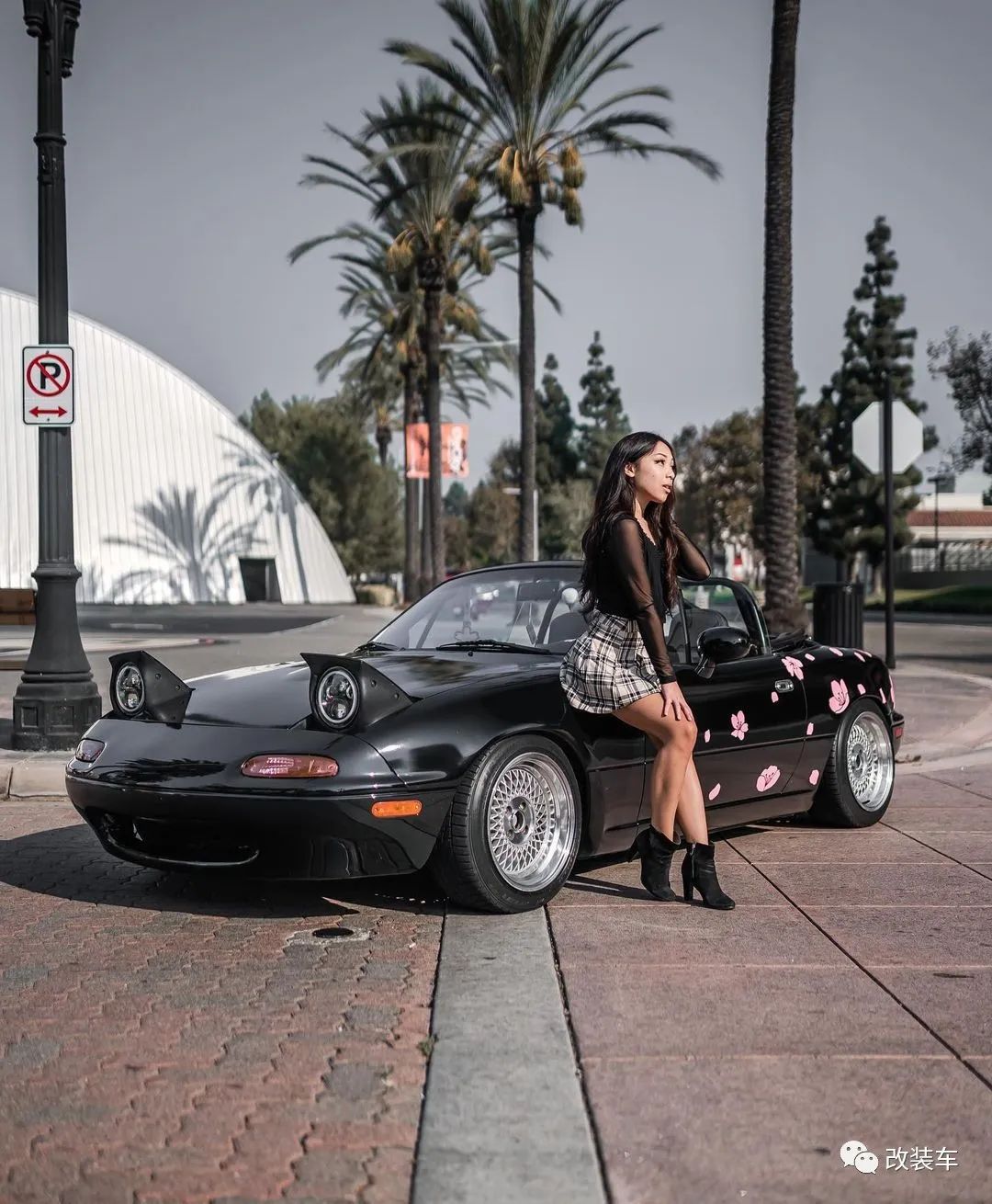 小姐姐的跳灯马自达MX-5 Miata，果然