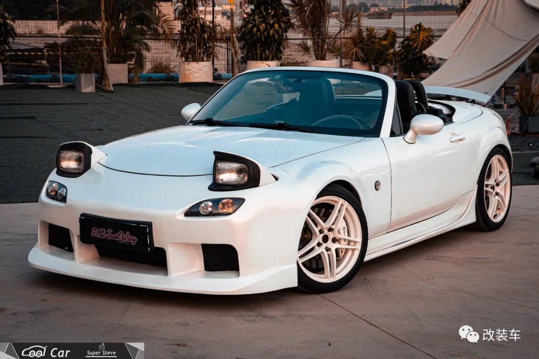 马自达mx-5换上rx-7的前脸与翻灯?