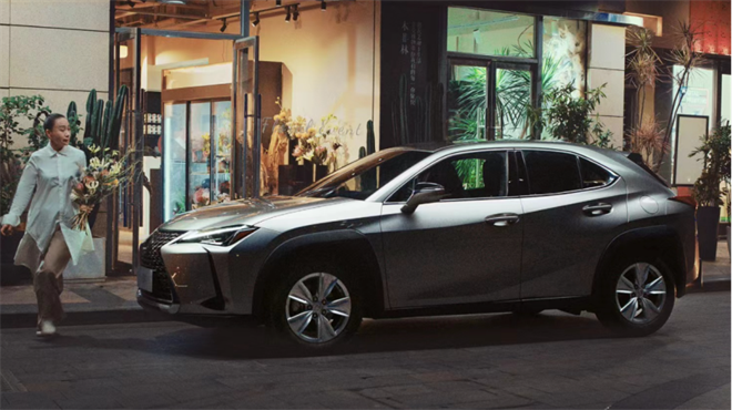 小长假快到了,好男人们可以去雷克萨斯店里挑礼物了!