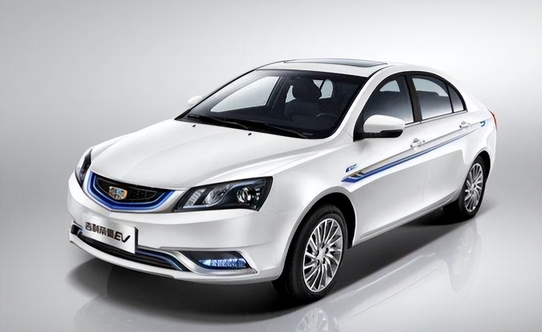 过去吉利新能源的布局主力是帝豪ev,几何a,几何c,这些都是在吉利fe