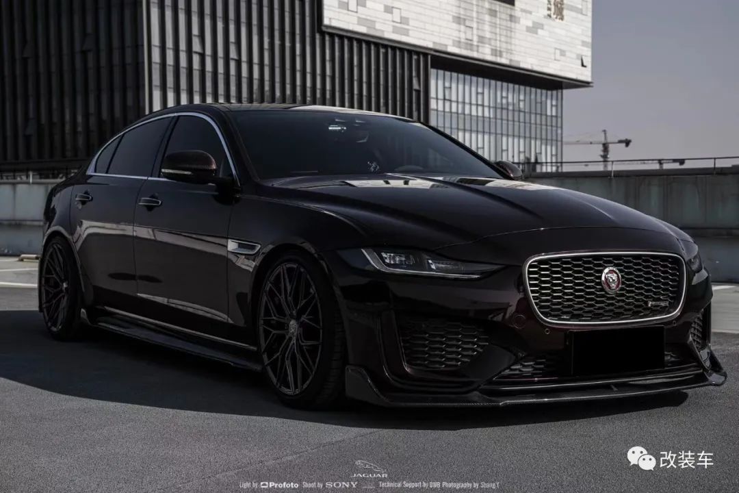 捷豹xel玩起改装来也很有感觉,妹子很喜欢这辆"英伦绅士" - 新闻详情