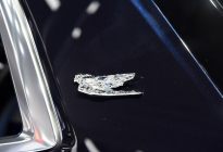 凯迪拉克XT6纪念版上市，配百年女神徽标，起售41.42万元