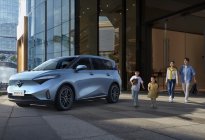 海马7X-E21.98万元起上市，搭配华为Hicar智驾