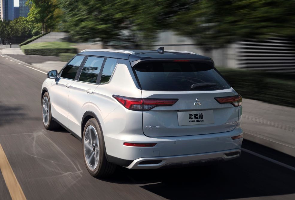 就在近期,换代升级的全新欧蓝德正式开启预售,预售价格区间为17-23