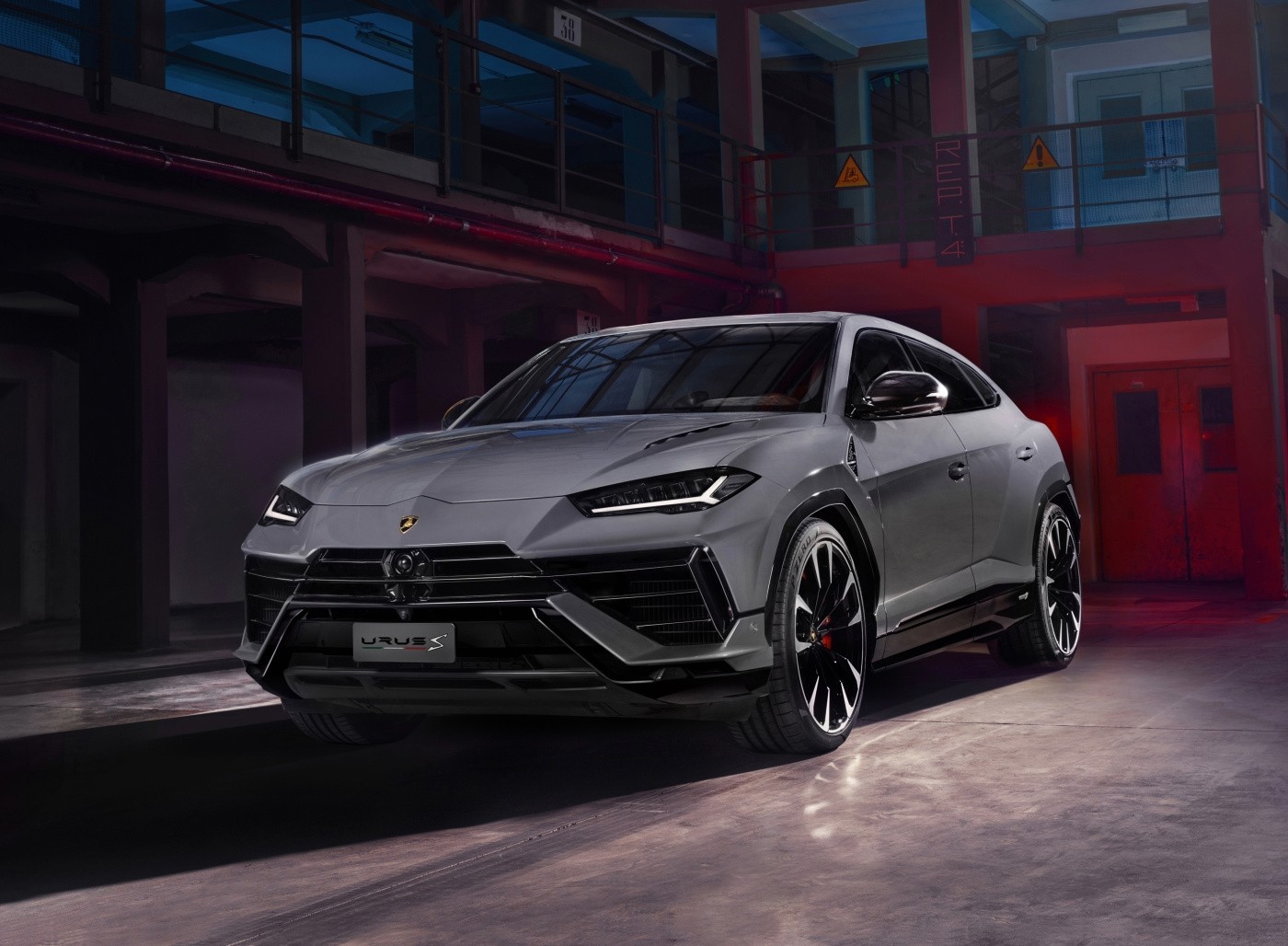 3秒级性能/空悬/跑车内饰 兰博基尼urus s官图发布 - 新闻详情 - 买车