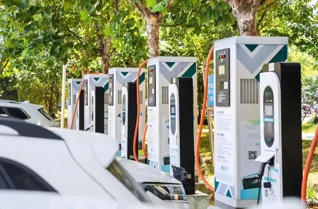 充电1小时排队4小时,新能源汽车假日充电大考"未达标"- 买车网