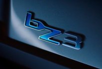 竞争特斯拉Model 3！丰田bZ3正式发布，搭载比亚迪动力