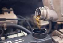 油车自己换机油，选择什么样的机油，更适合？