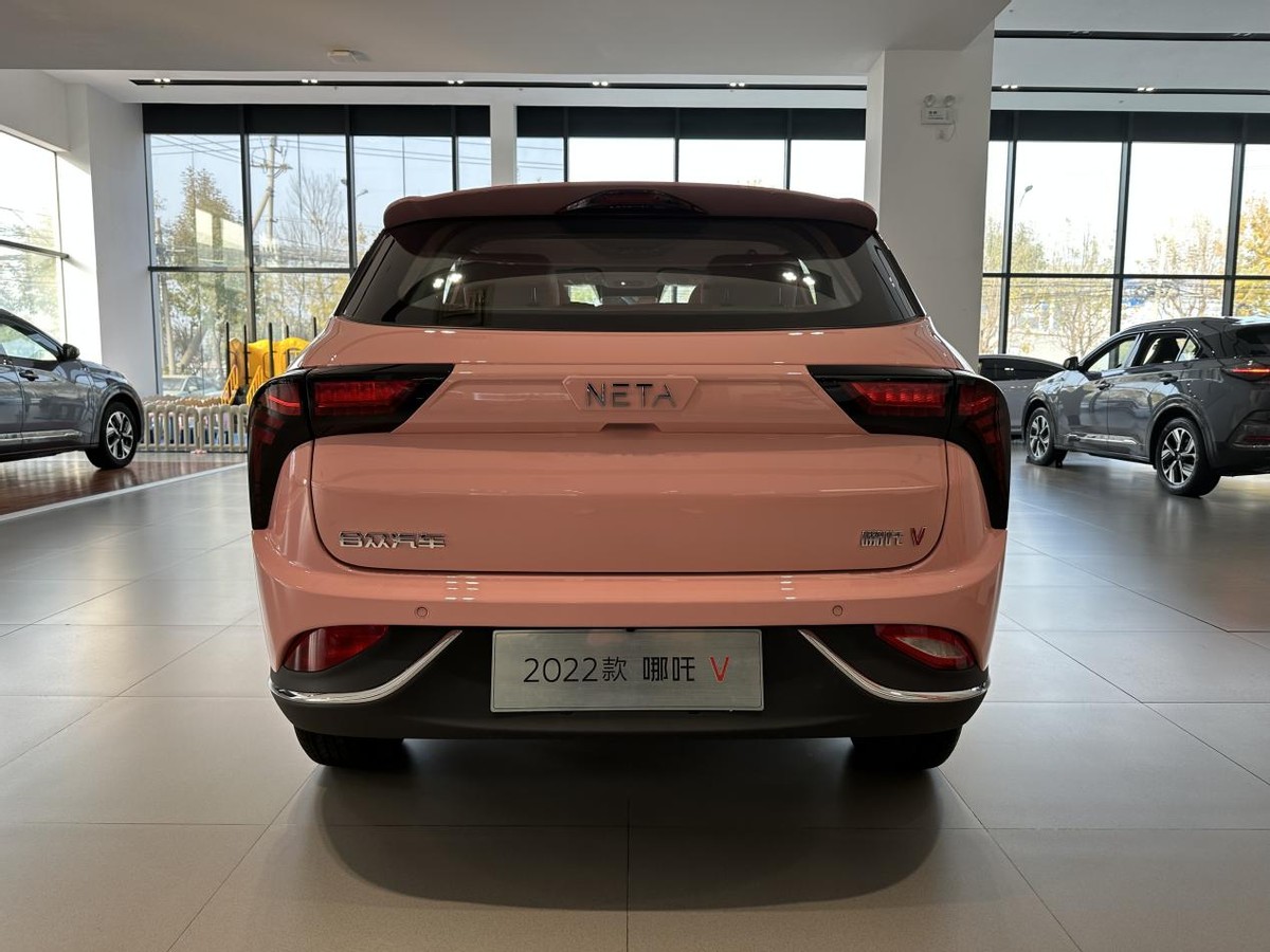 10万内潮智suv,家用代步新选择,详解22款哪吒v - 新闻详情 - 买车网