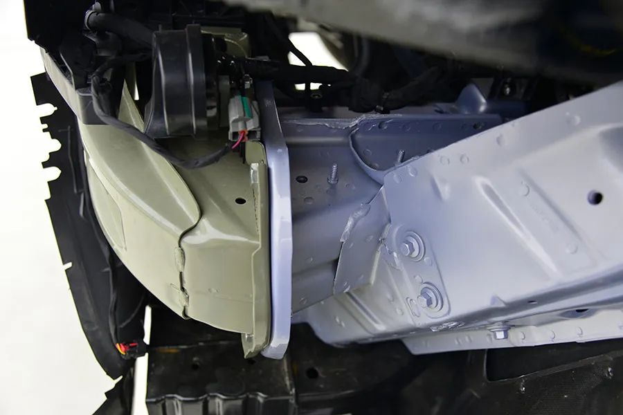 比gl8要强,荣威imax8 ev防撞梁拆解 - 新闻详情 - 买车网