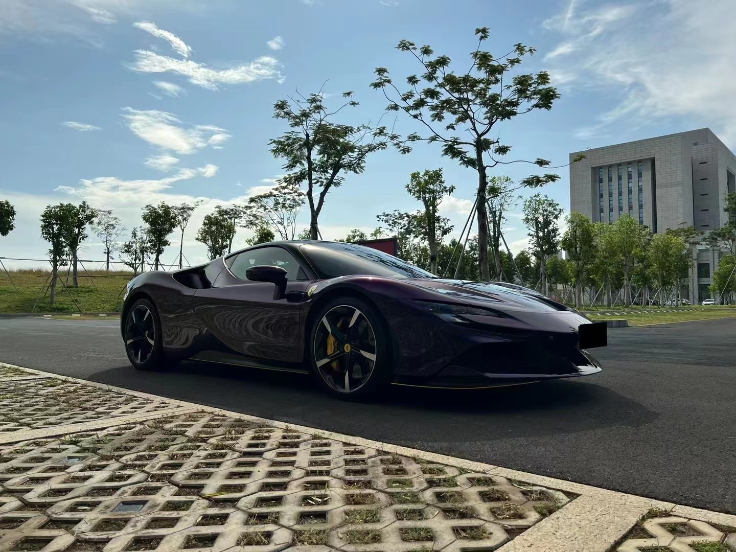 法拉利sf90首台插电混动跑车全文 - 新闻详情 - 买车网