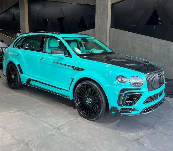 蒂芙尼蓝配色!mansory高定宾利添越,输出900匹 - 新闻详情 - 买车网