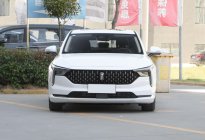 10万级家用热门车海选：是求稳的朗逸，还是求实的奔腾B70？