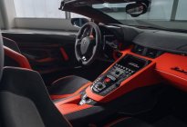 限量系列，Aventador SVJ Roadster