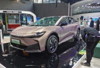 广州车展聊一汽丰田bZ3 设计在线的纯电轿车