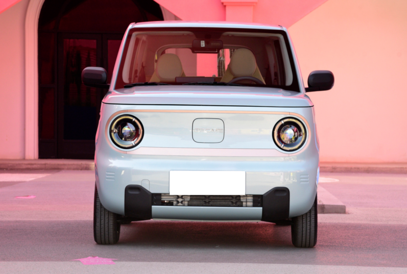 吉利新车要卷死宏光MINI EV？续航200km，还带快充！