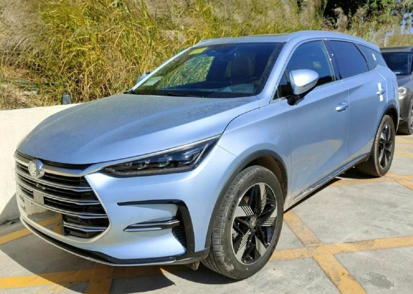 比亚迪新款唐dm-i实车现身,配置升级,或降至20万内?- 买车网