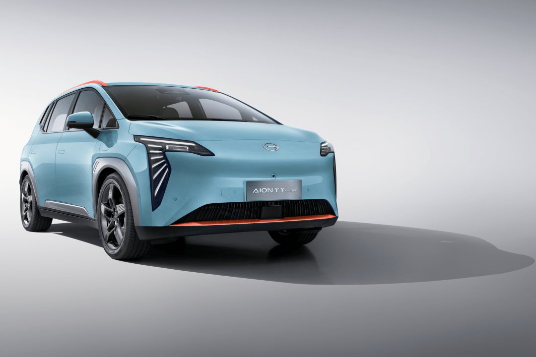 作为新车型,aion y younger在外观设计上与现款aion y plus车型基本