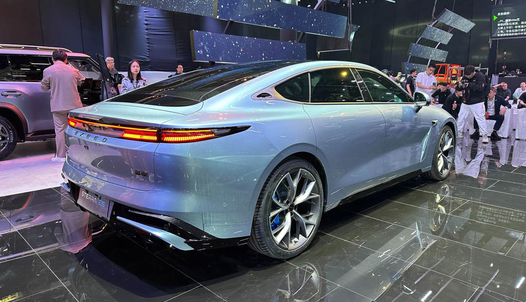 奇瑞高端轿跑来了标配空悬宁王加持颜值终于在线了