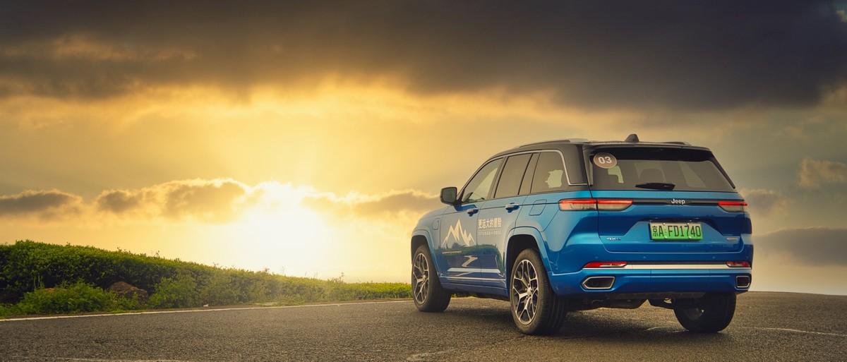 试驾jeep全新大切诺基4xe豪华越野车驶向全面电气化之路