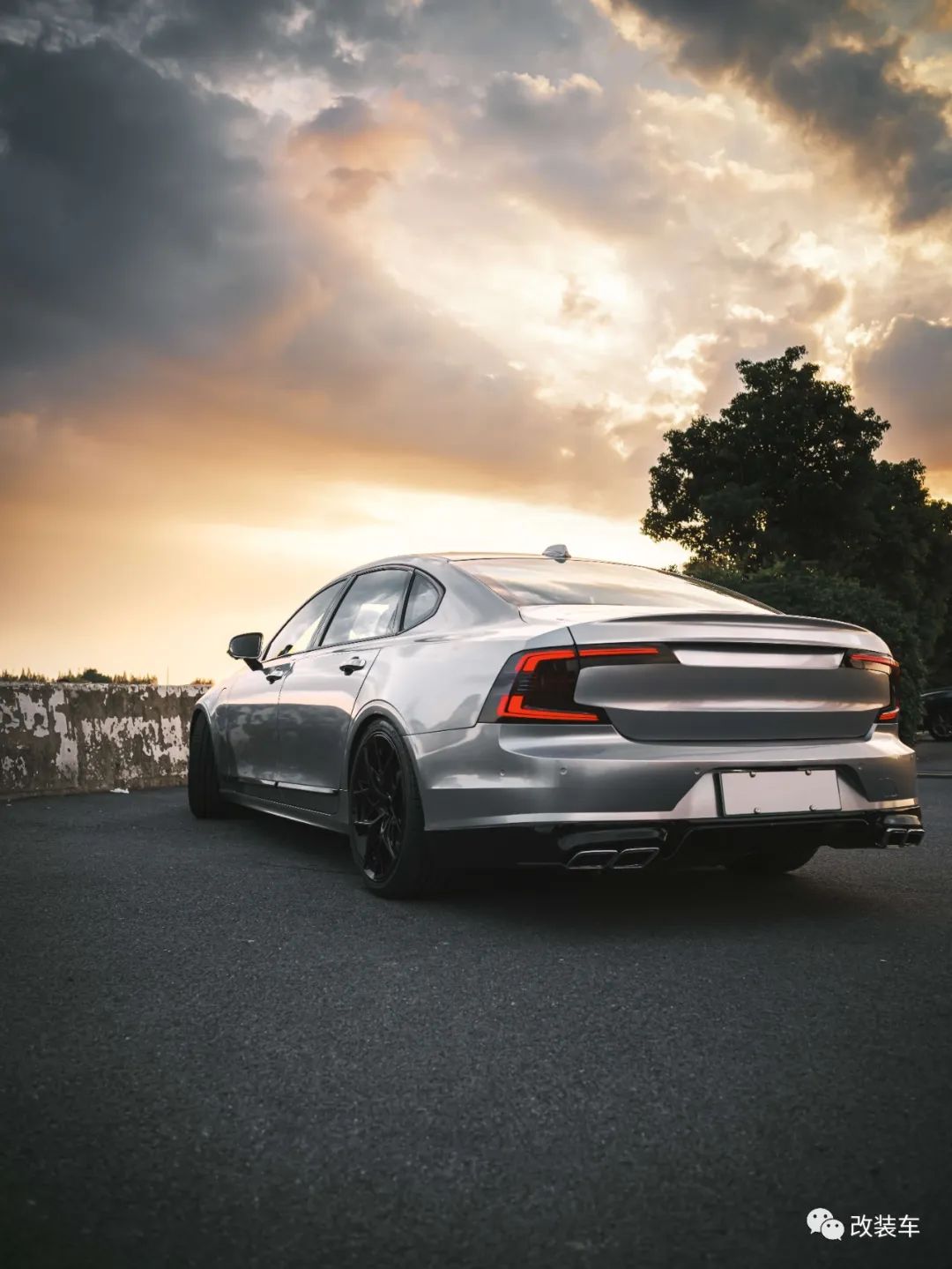 给人印象安全,端庄的沃尔沃s90,与改装会擦出怎样的火花?- 买车网