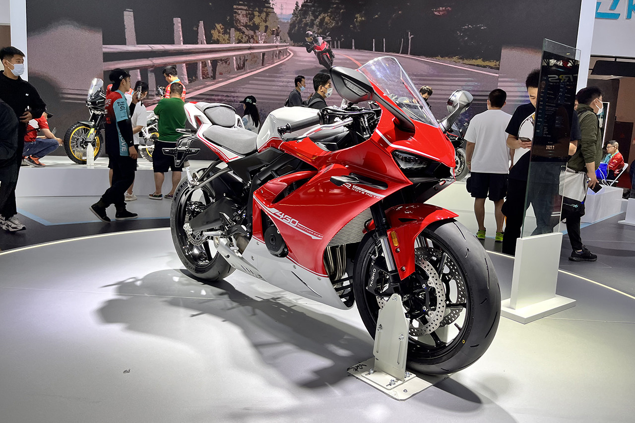 趁年轻骑趴赛358万买3秒级性能这些两轮不买不行