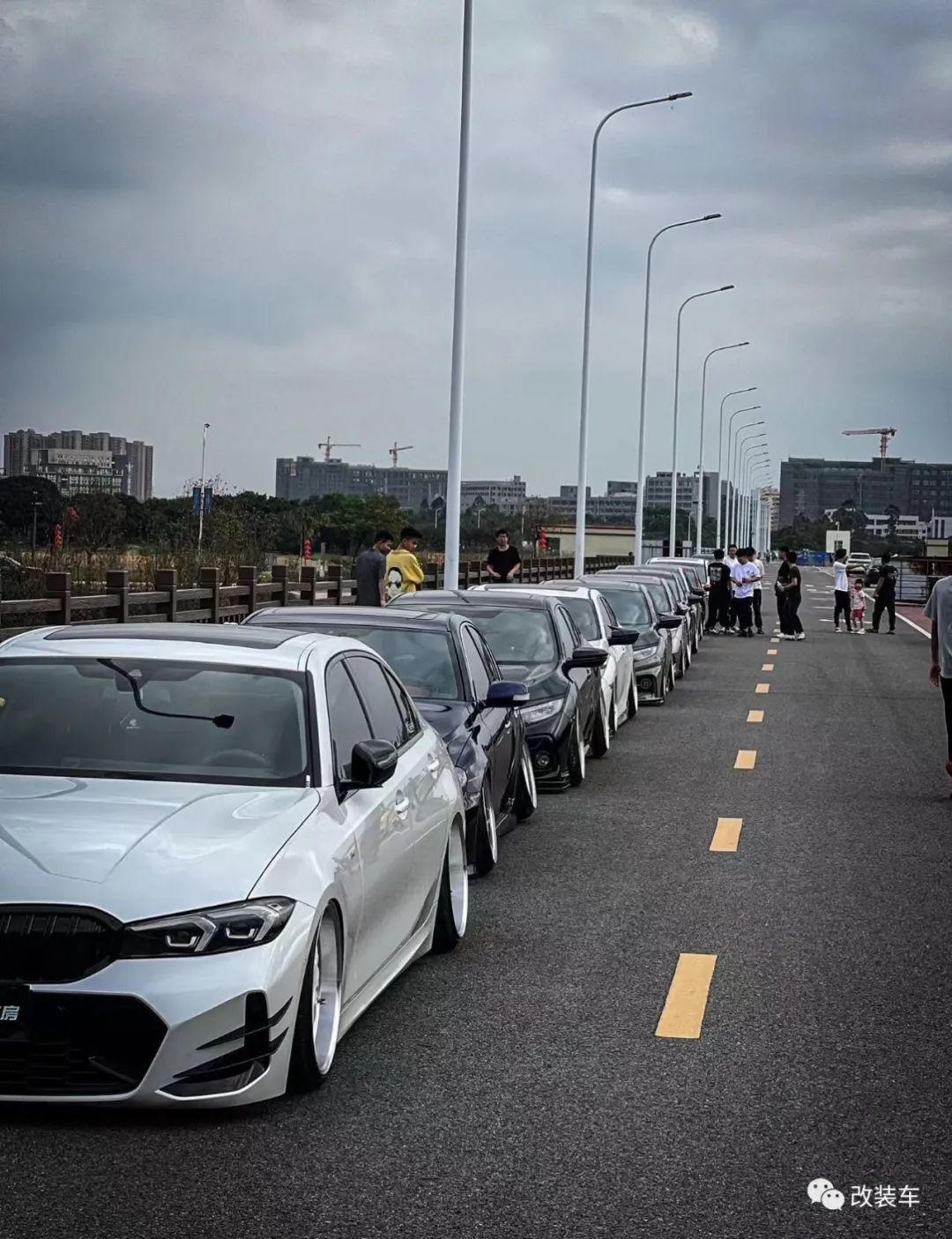 素雅姿态风的宝马325Li，优雅的姿态无需过多修饰