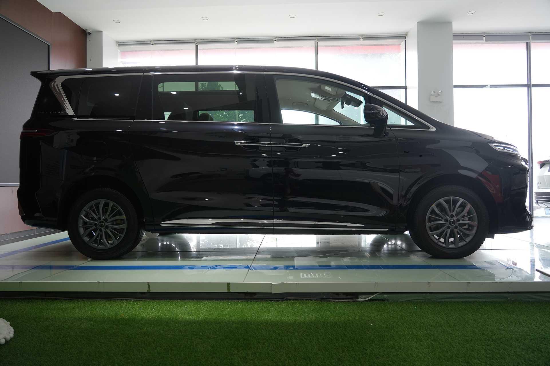 拉开架势干一仗大空间mpv比拼谁能赢