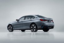 全新BMW i3自带驾驶乐趣，豪华品牌加持，百年造车底蕴