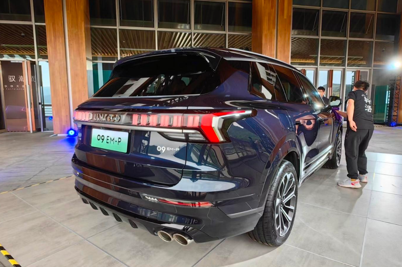 领克09五座版现身百公里28l油理想l7不香了