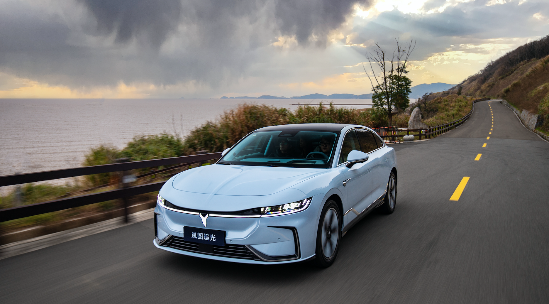 当前位置:>买车网首页>选车>岚图汽车>岚图追光>文章>30万级豪华电动