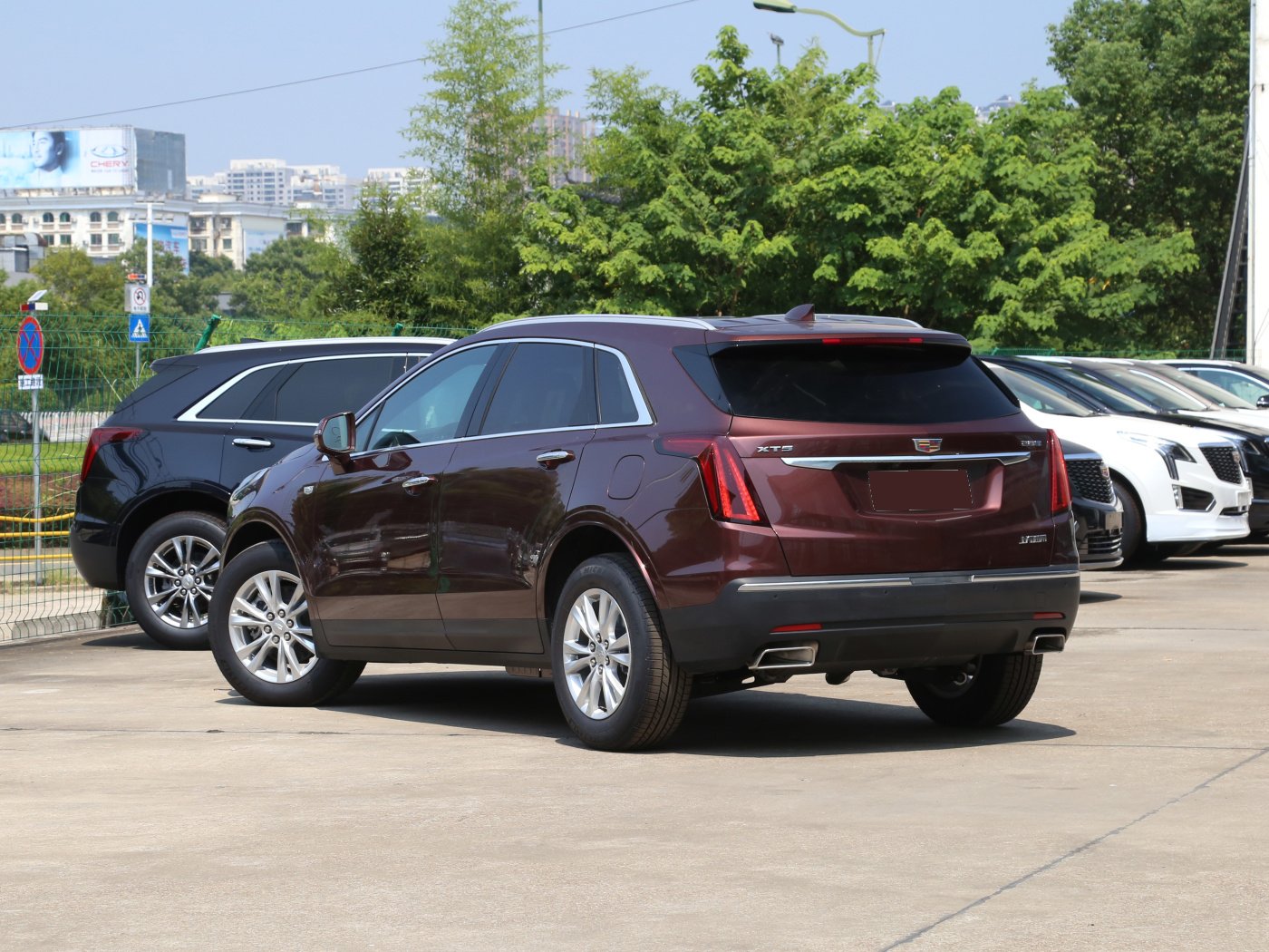 豪华品牌间的对决奔驰glc凯迪拉克xt5和奥迪q5l