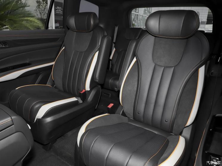 江铃福特 领裕 2023款 ecoboost 225 尊领型plus se版 7座(2/2/3)
