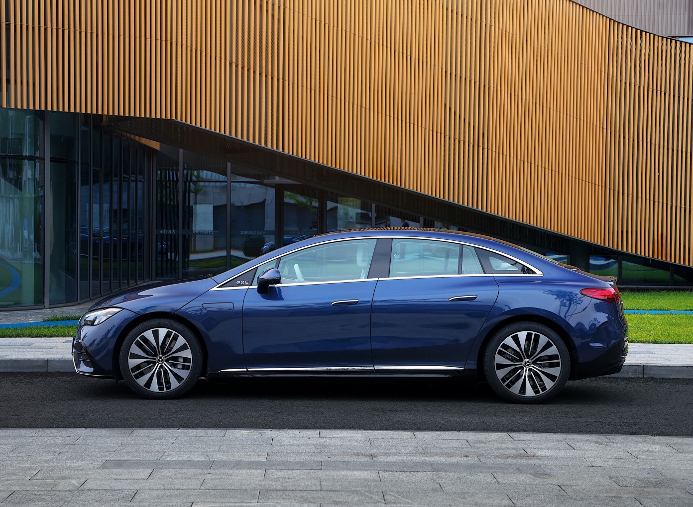 落地只要38万!这奔驰e级比燃油版更便宜 但真能买吗?全文- 买车网